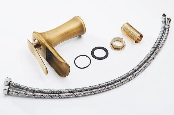 Mai - Single Handle Gold Bathroom Faucet BO-HA