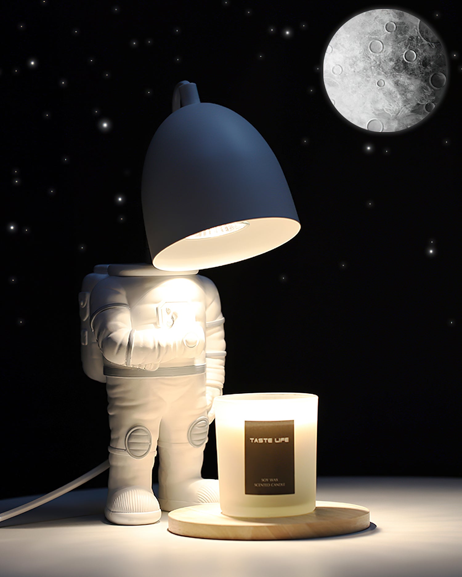 Astronaut Figurine Candle Warmer Lamp