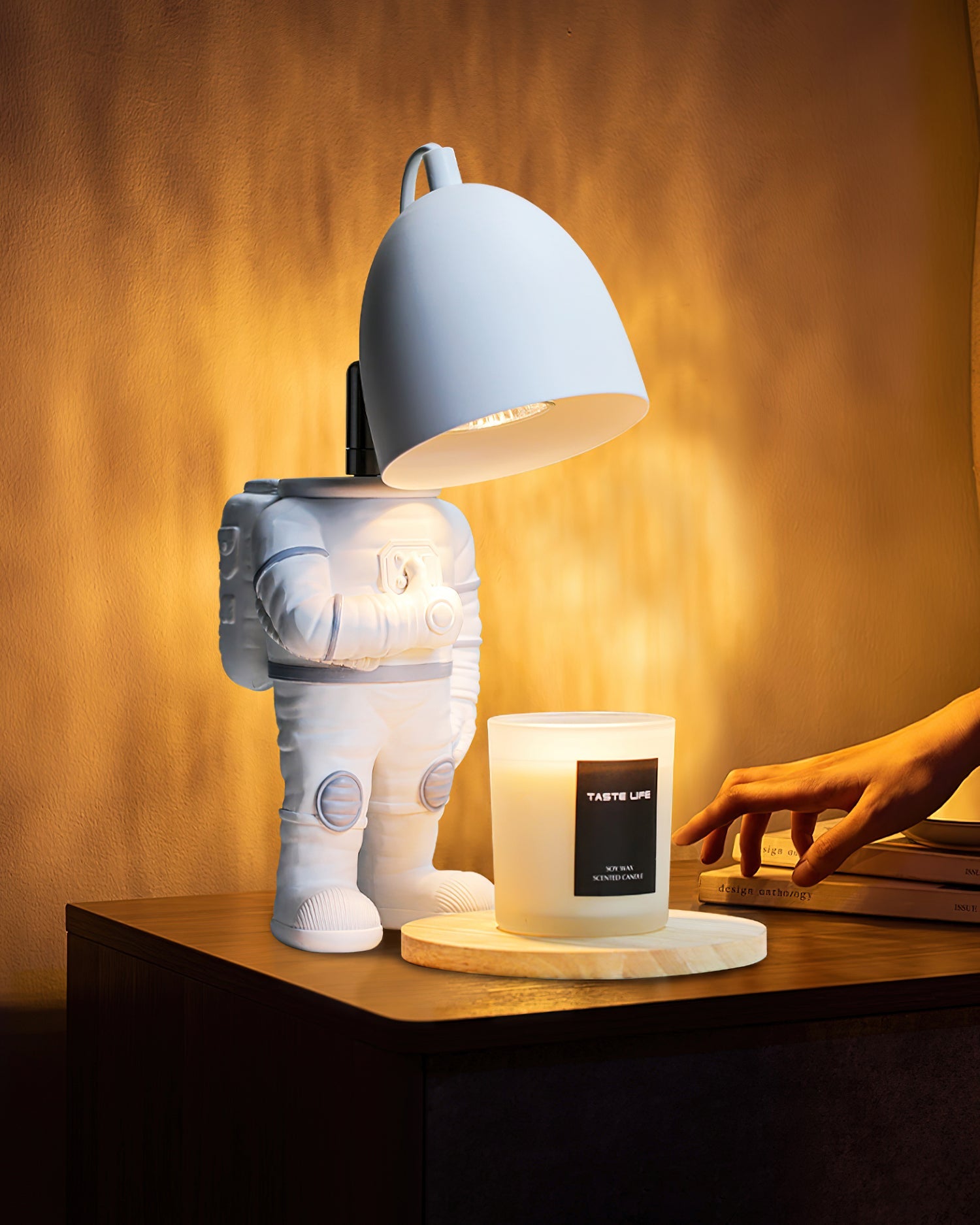 Astronaut Figurine Candle Warmer Lamp