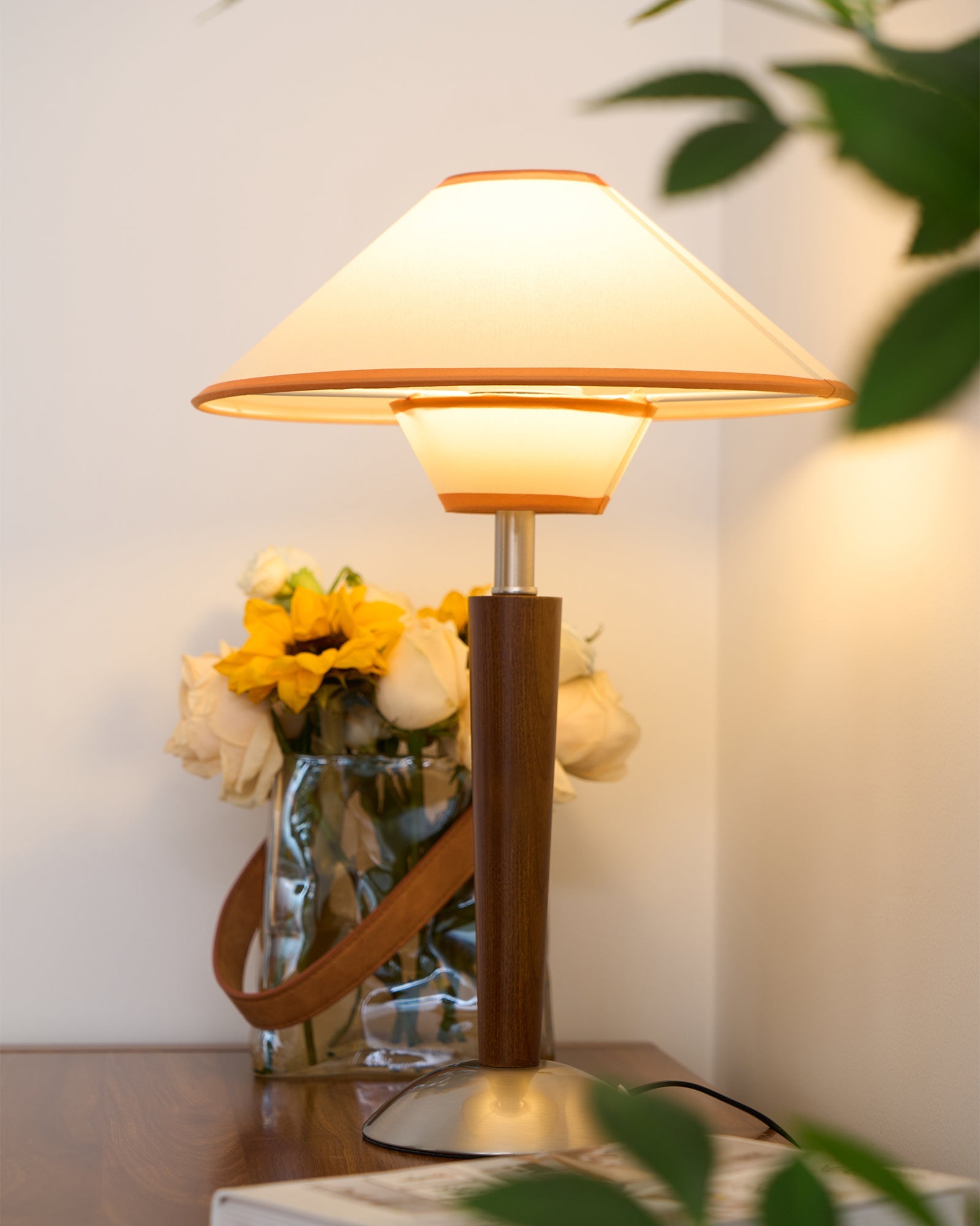 Wooden Stem Classic Table Lamp