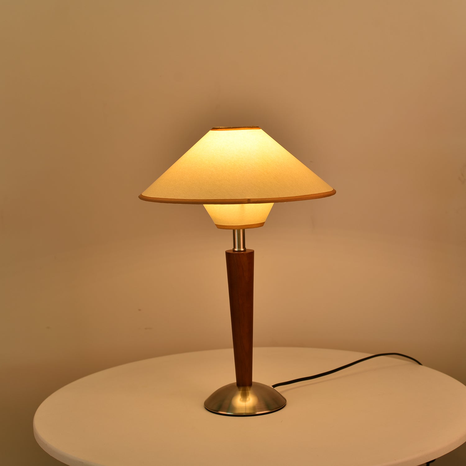 Wooden Stem Classic Table Lamp