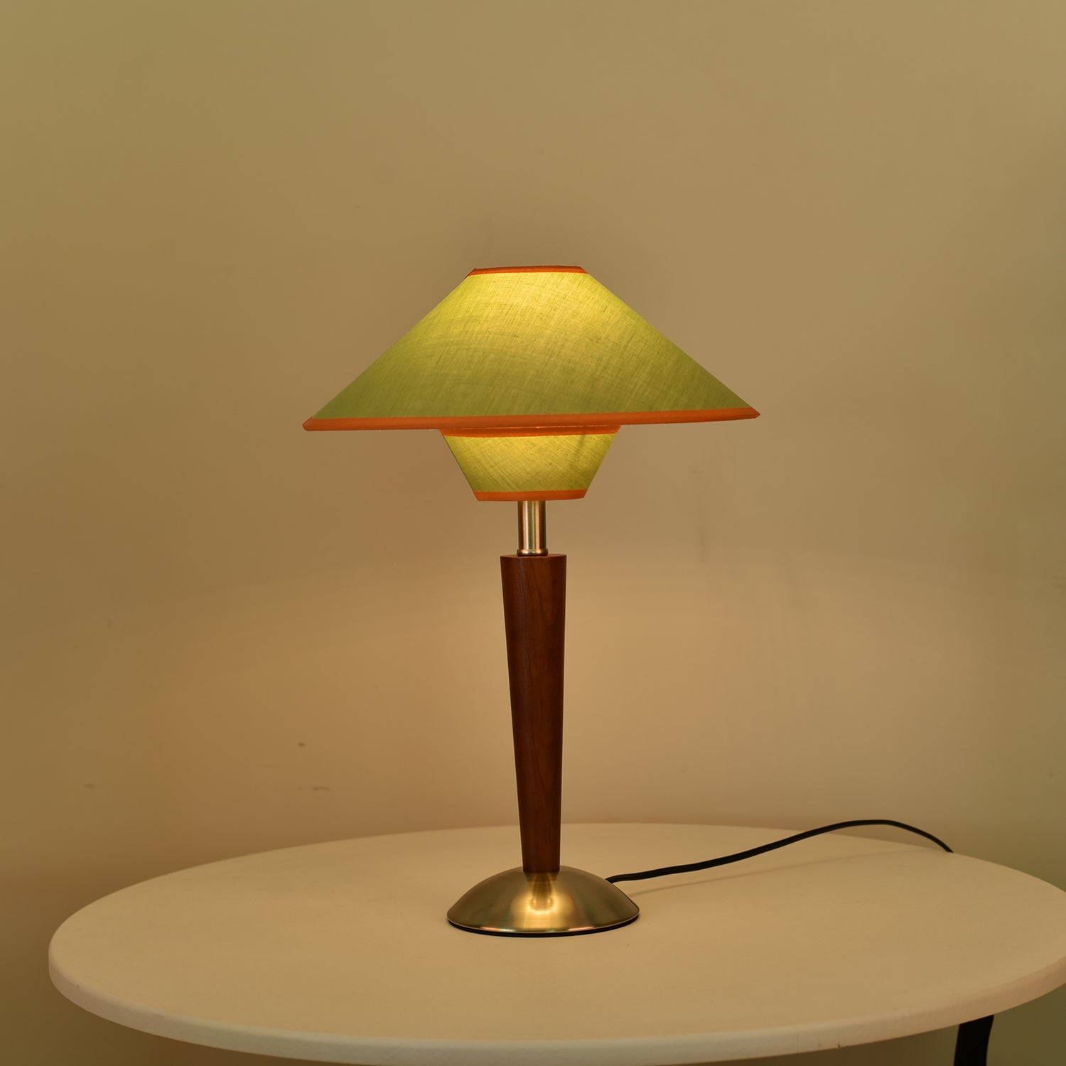 Wooden Stem Classic Table Lamp