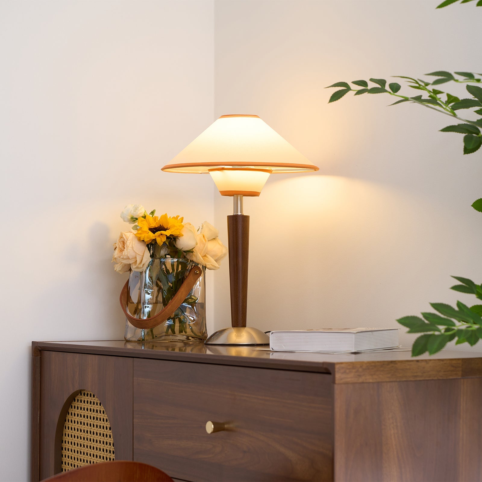 Wooden Stem Classic Table Lamp