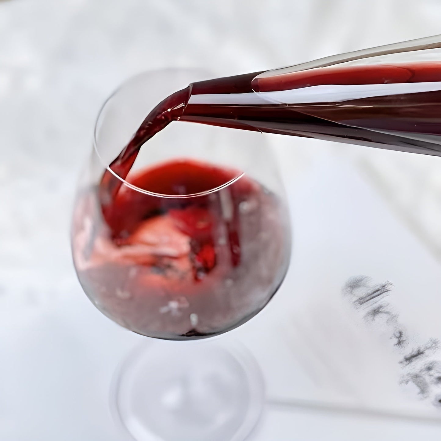 Aerating Red Wine Decanter | Glass Carafe with Stylish Waterfall Top
