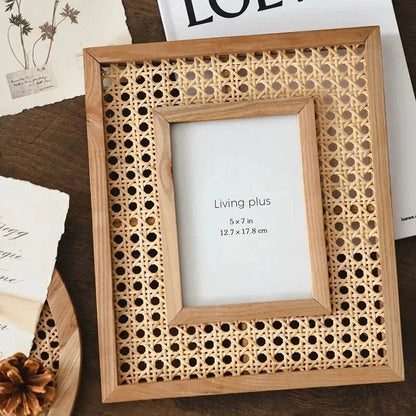 Floating Acrylic Dual-Panel Display Photo Frame